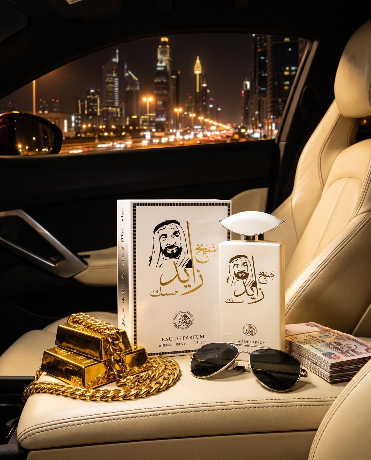 Shaikh Zayed Musk lângă lingouri și lanț de aur